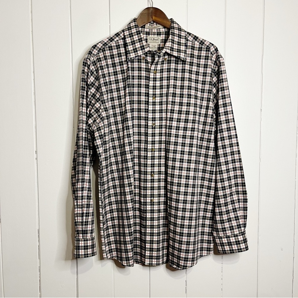 L.L. Bean Plaid Wrinkle Resistant Button Down Shirt. Size Large.